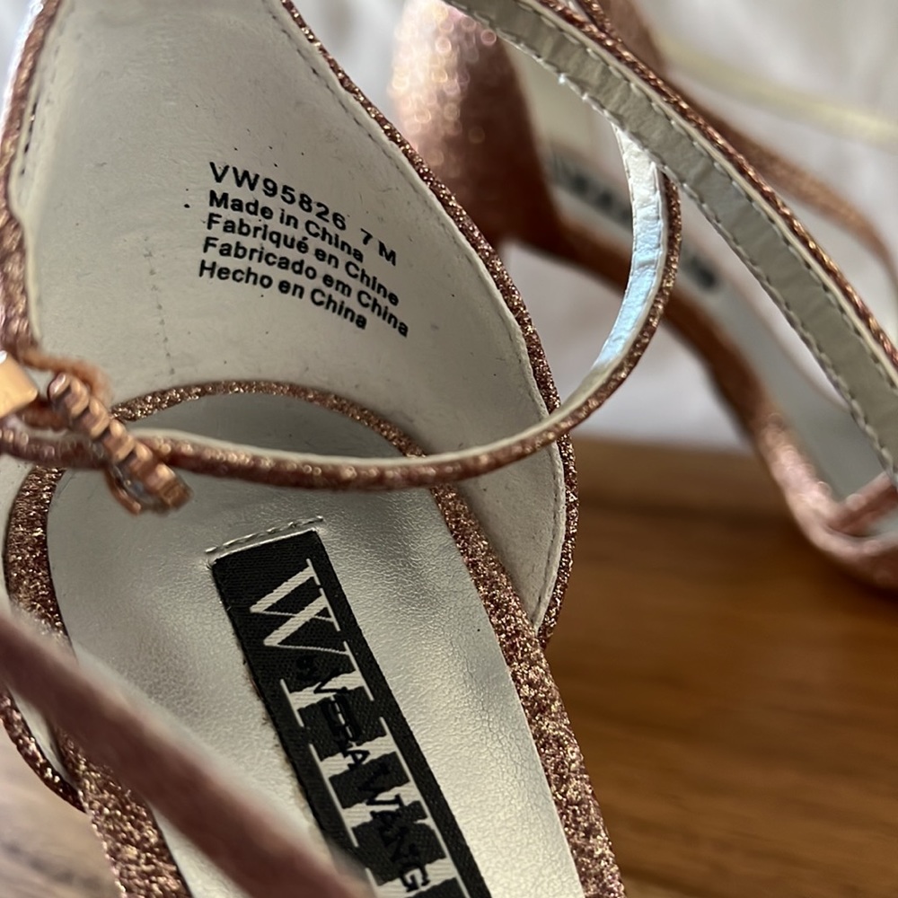 VERA WANG Rose Gold Heels - Picture 5 of 5